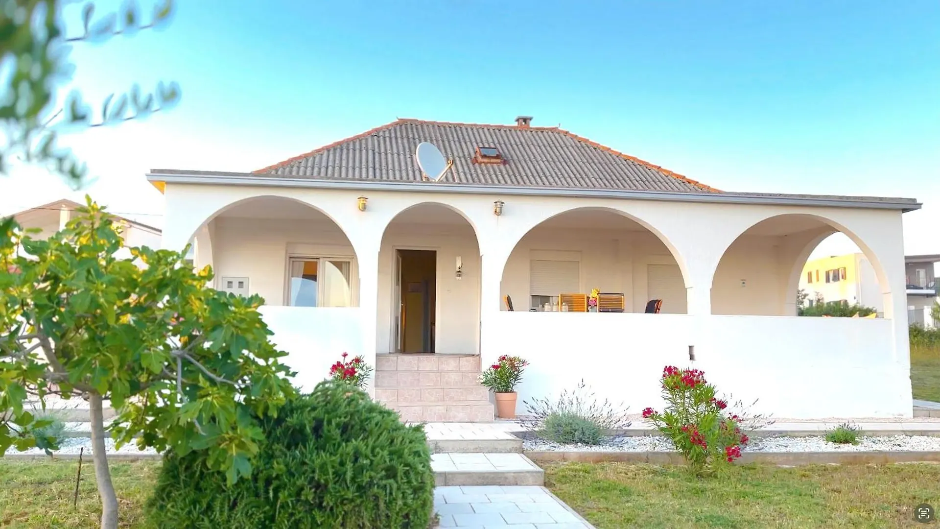 Basic Apartments - Ferienhaus Basic Croatia Vir Island 0*,  Croatia